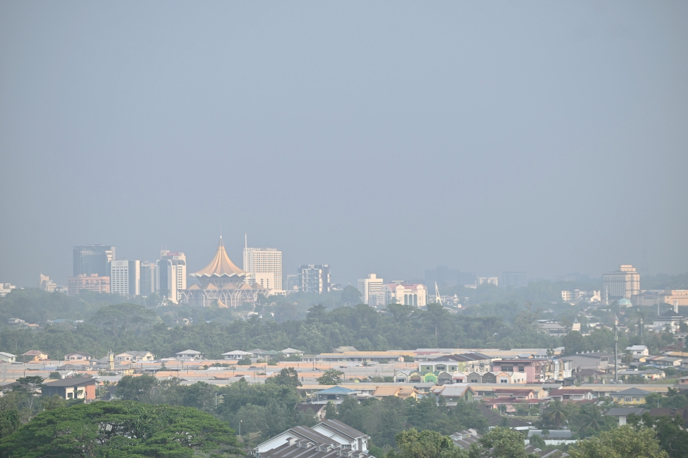 DoE detects seven hotspots in East Malaysia as transboundary haze worsens air quality