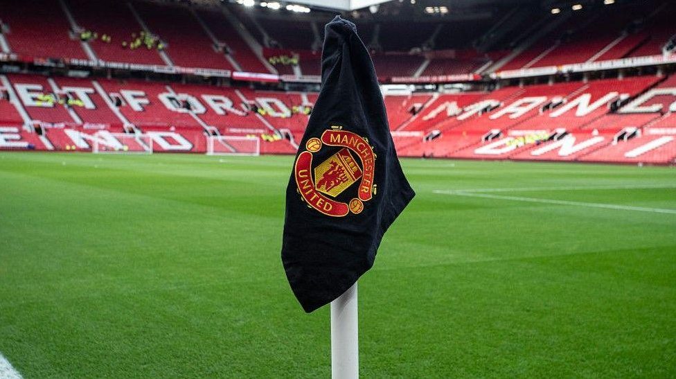 Man Utd borrow another £90m as debt tops £1.1bn