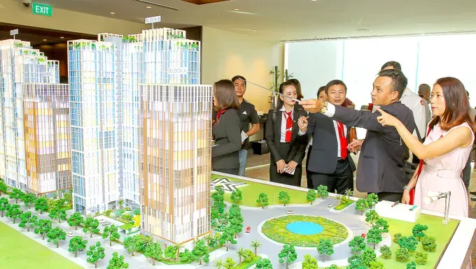 Housing prices drop as owners slash quotes to clear debts