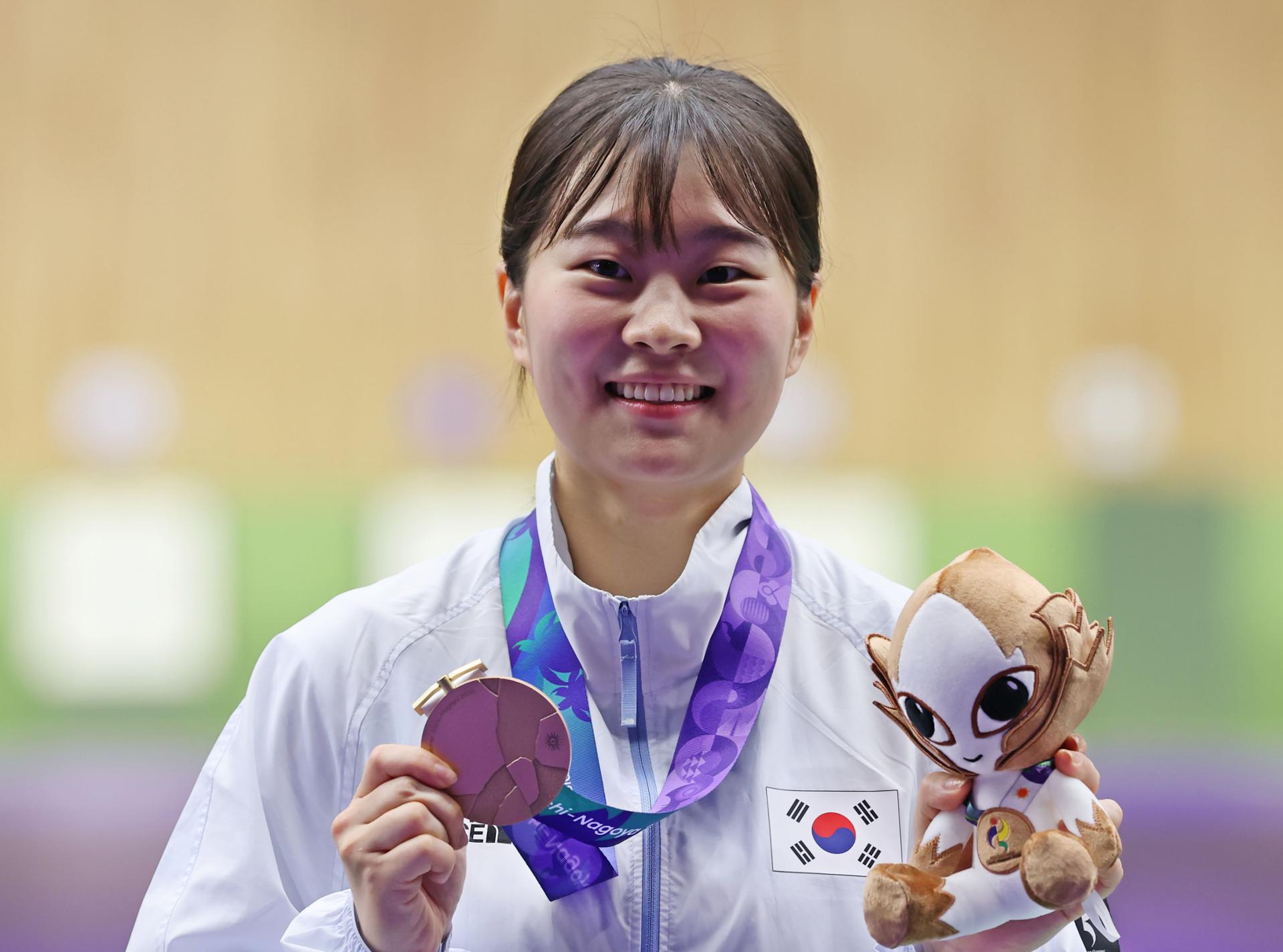 Kim Ji-eun gets rifle bronze for S. Korea's 9th shooting medal