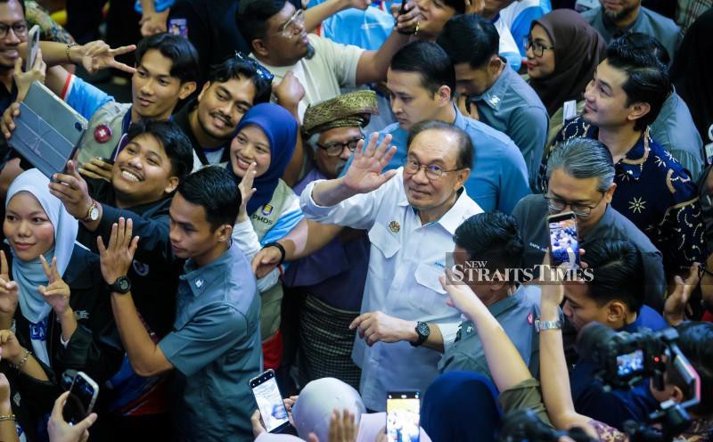 Anwar awaits Loke's resignation letter