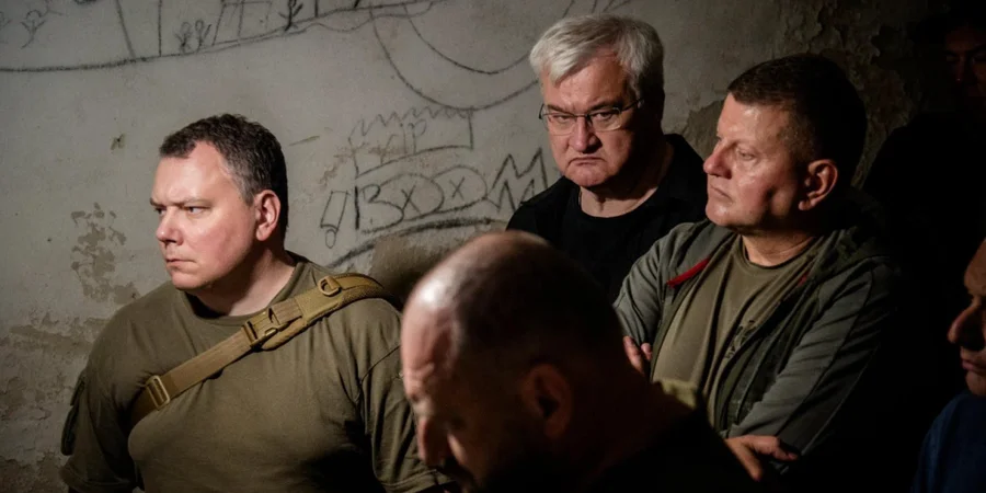 Zaluzhnyi visits Chernihiv Oblast with other diplomats