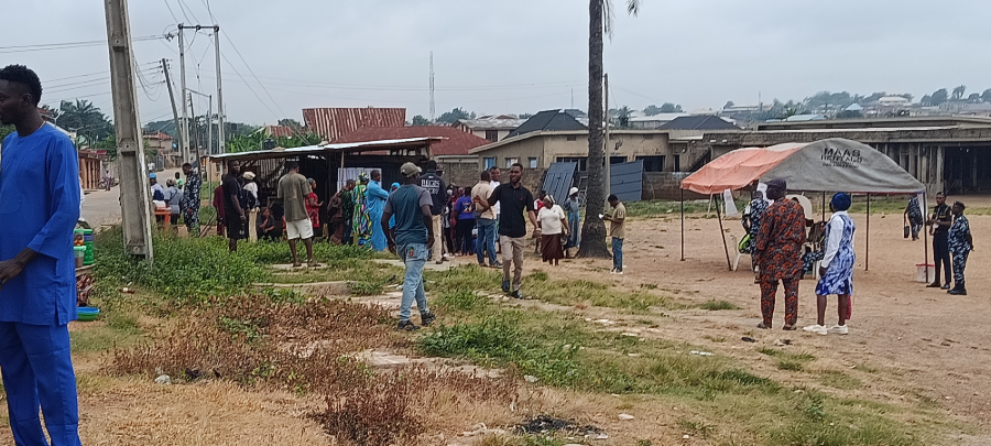 Osun Decides: Large turnout of voters in Osogbo polling units (Video)