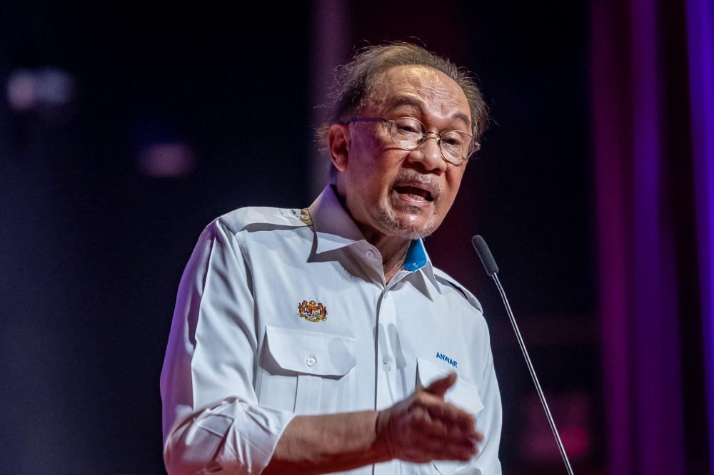 Anwar says company losses are not a crime — fraud, abuse and ‘sakau’ are another matter