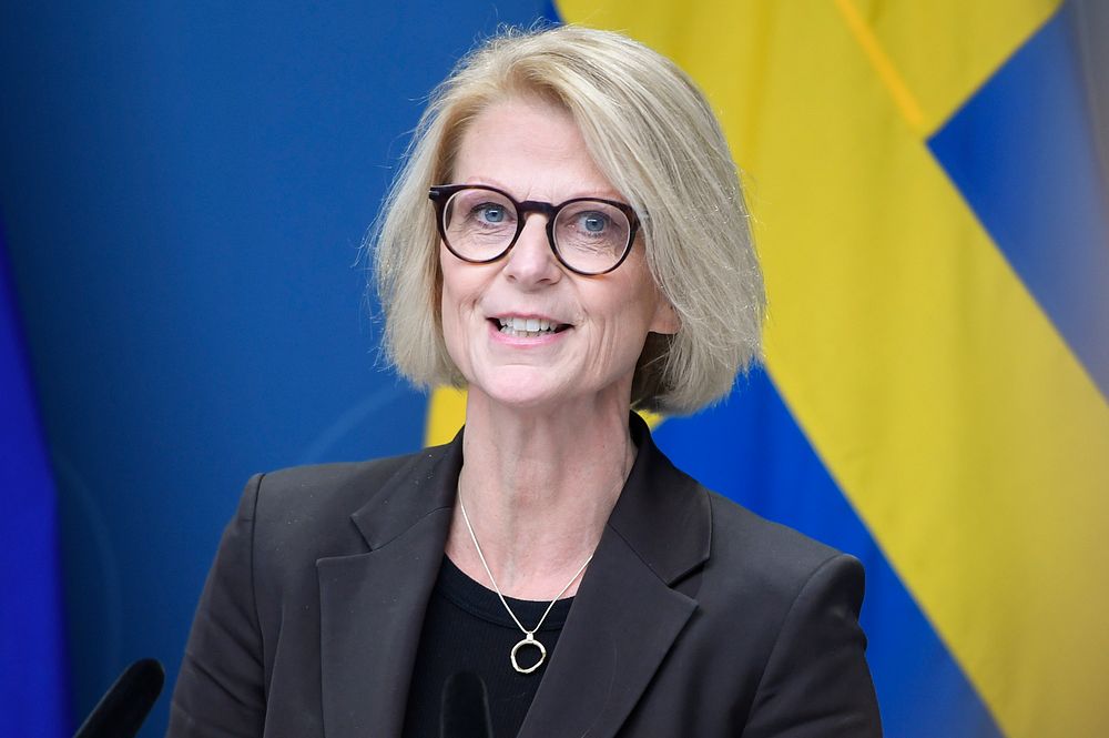 Oppretter «sløserikommisjon»