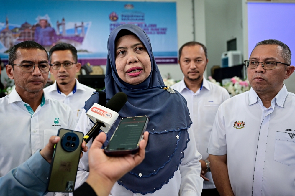 Federal govt aims to cut Terengganu poor households to 20,000 by year-end