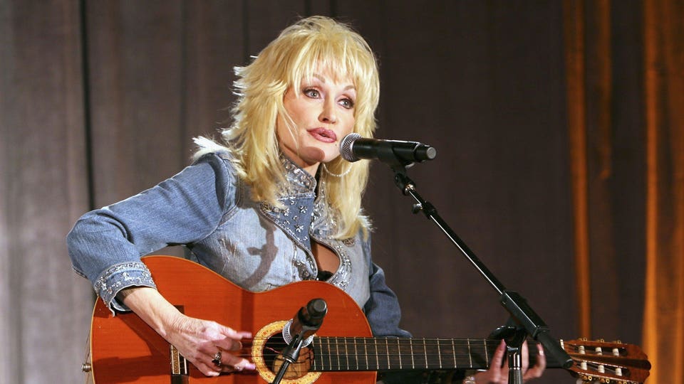 Dolly Parton Ties Her Own Chart Record