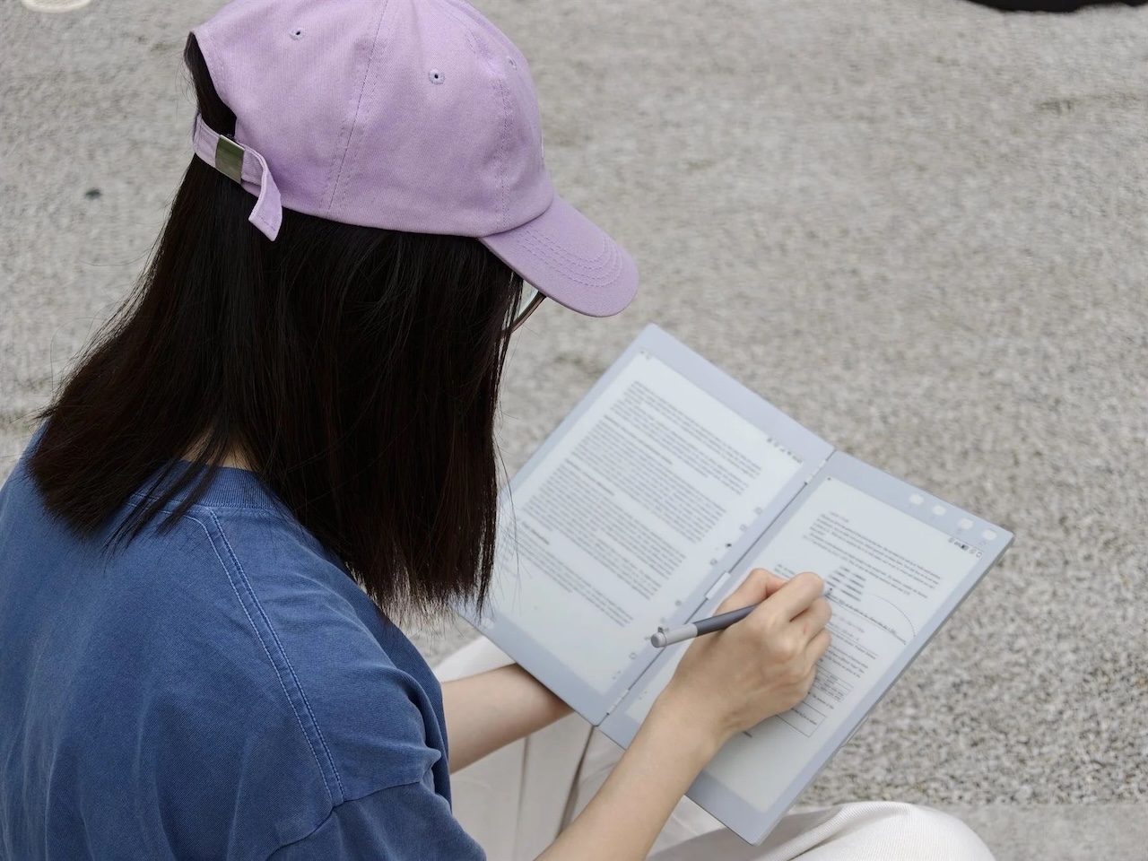 The Foldable E-Ink Book That Turns Reading Into a Two-Page Desk
