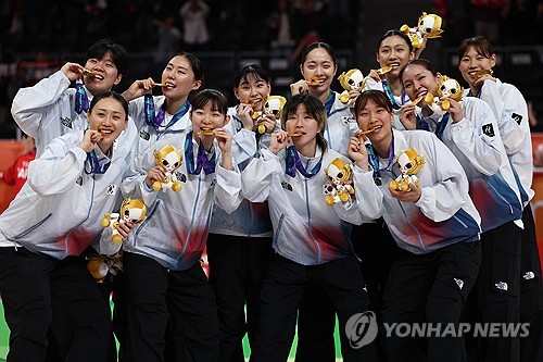 (3rd LD) (Asiad) S. Korea wins women's basketball gold medal